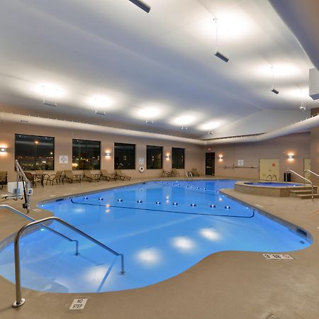 Holiday Inn Express Breezewood By Ihg Bagian luar foto