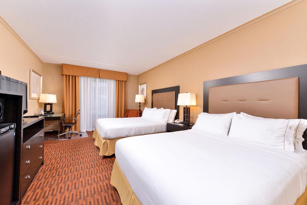 Holiday Inn Express Breezewood By Ihg Bagian luar foto