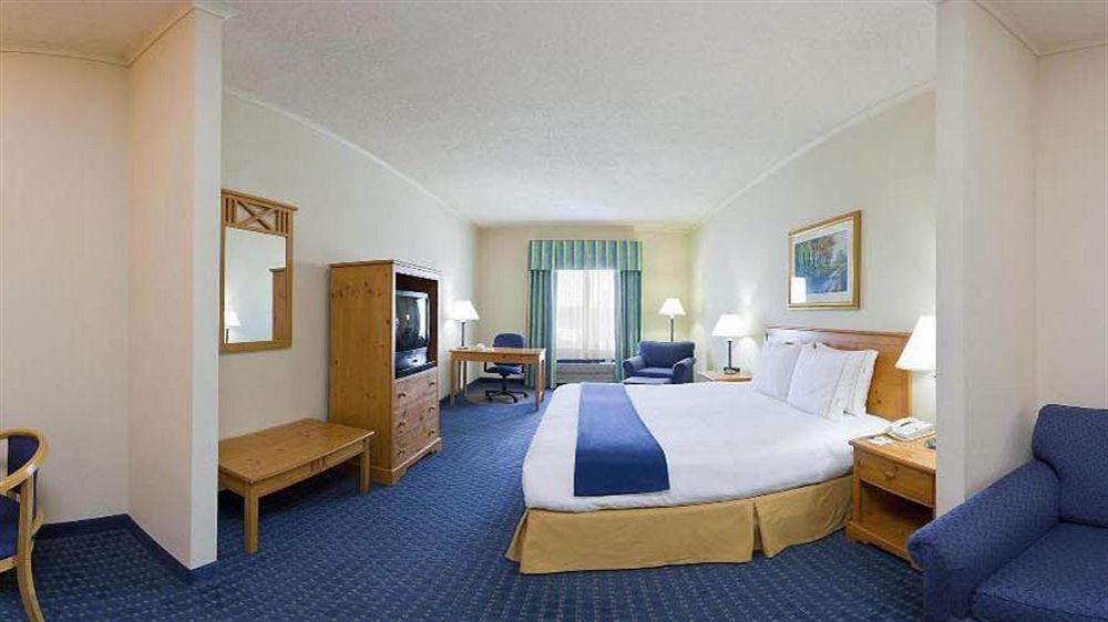 Holiday Inn Express Breezewood By Ihg Bagian luar foto