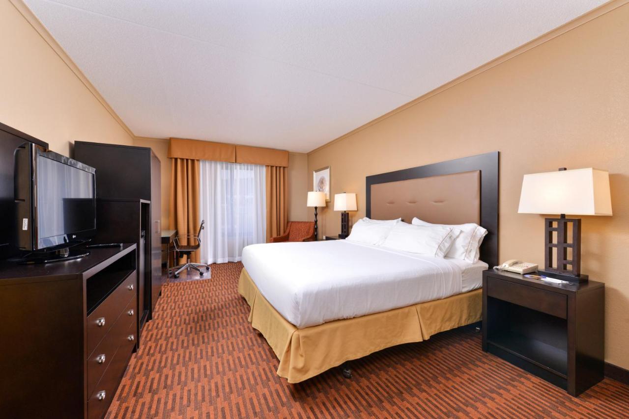 Holiday Inn Express Breezewood By Ihg Bagian luar foto