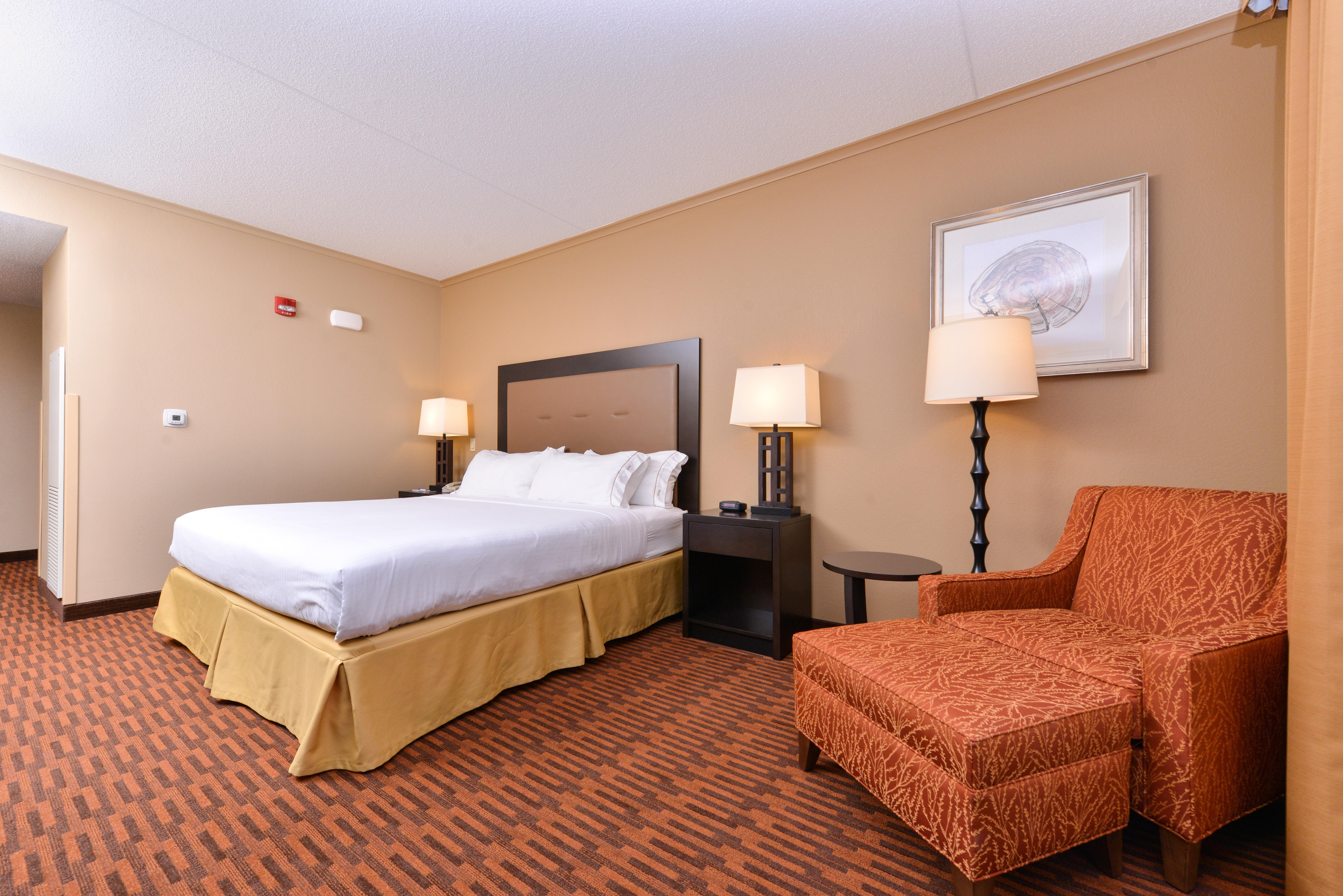 Holiday Inn Express Breezewood By Ihg Bagian luar foto