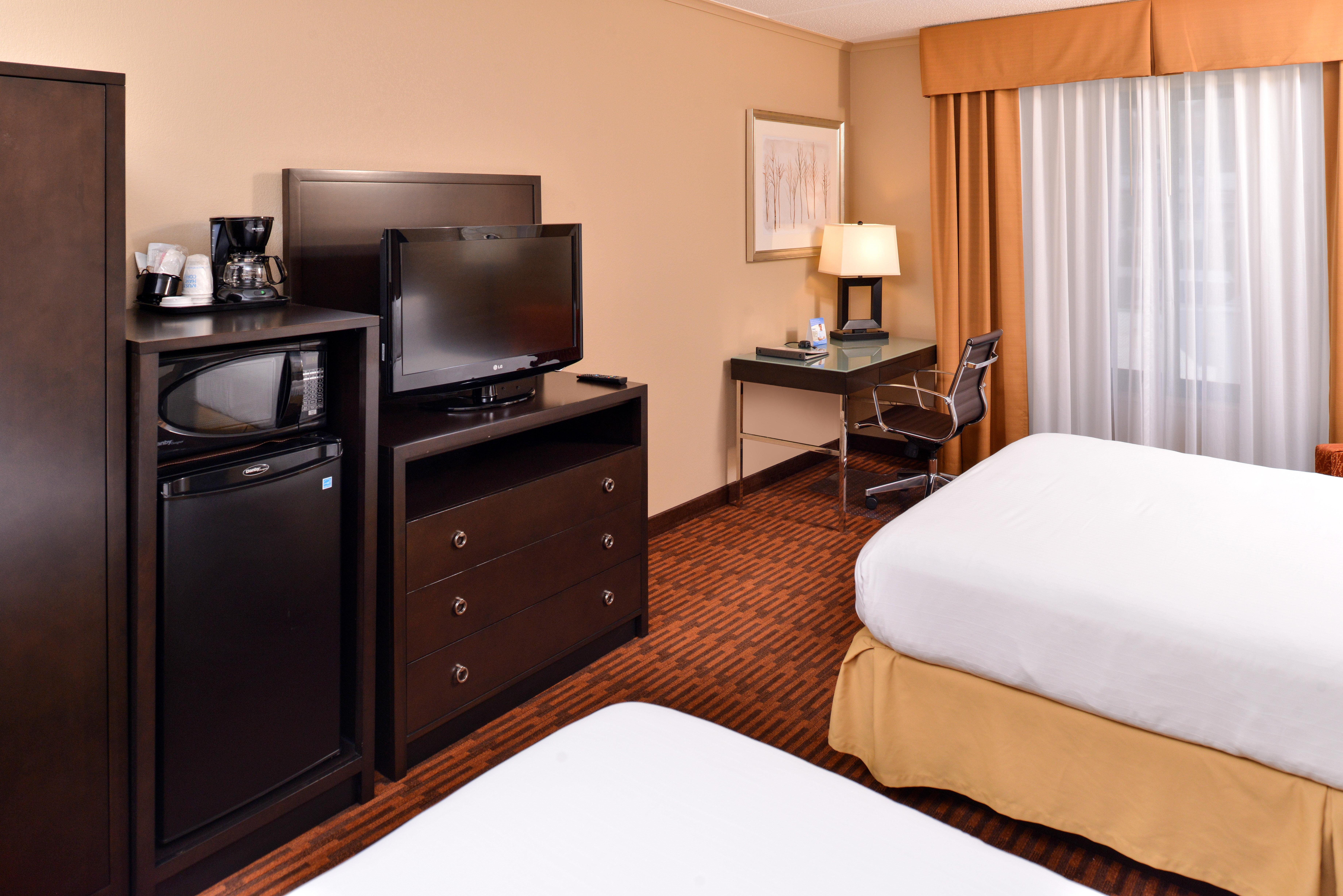 Holiday Inn Express Breezewood By Ihg Bagian luar foto