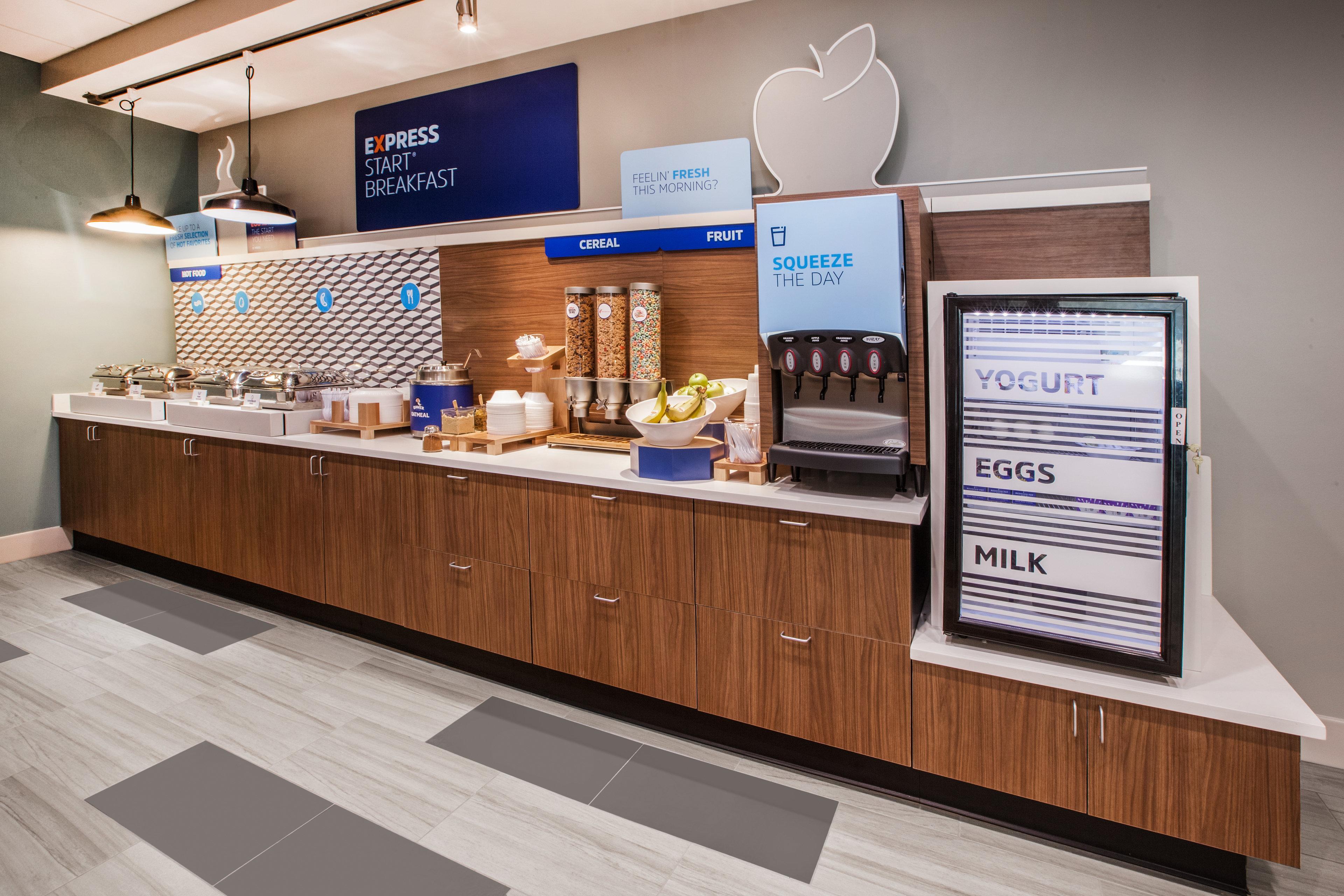 Holiday Inn Express Breezewood By Ihg Bagian luar foto