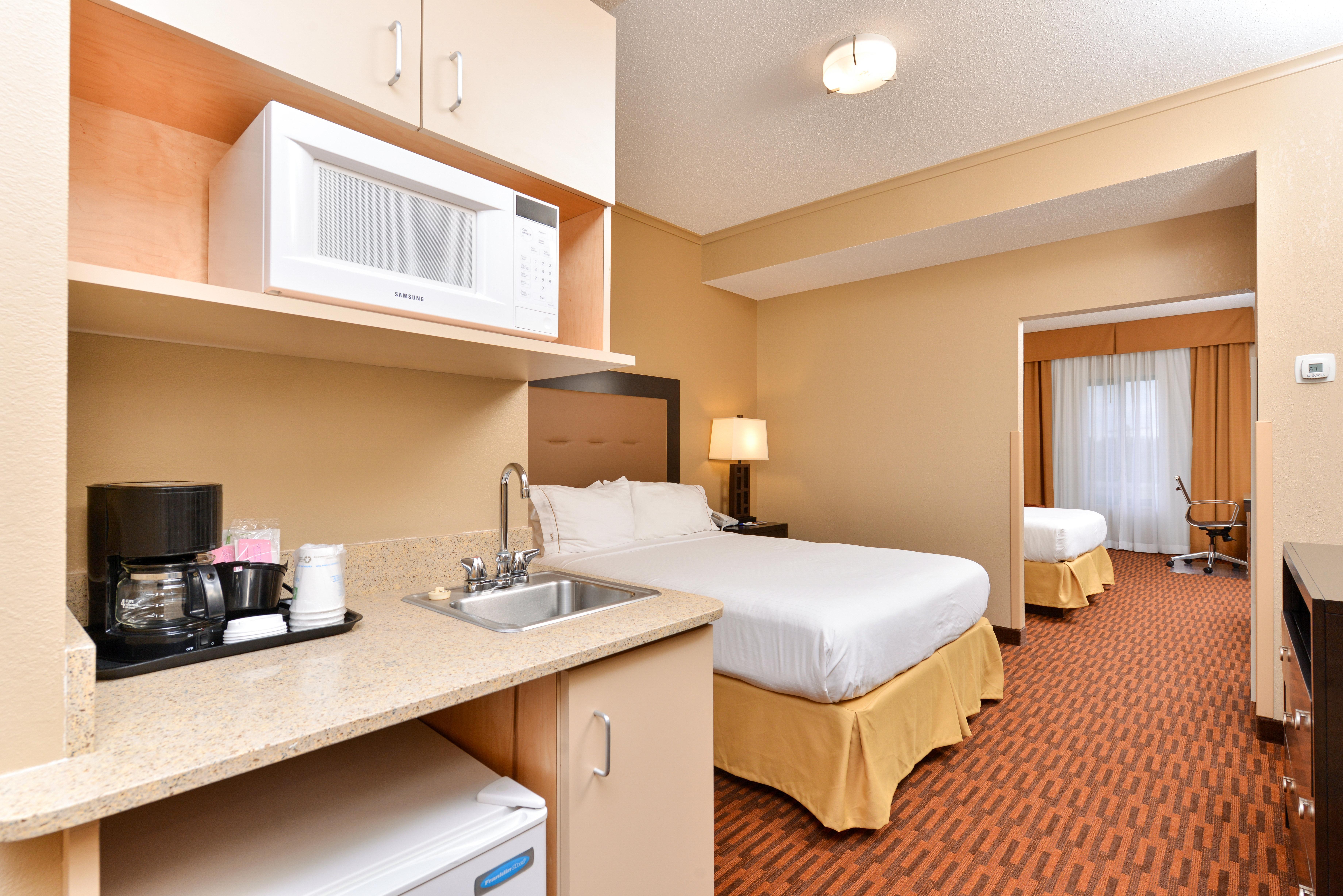 Holiday Inn Express Breezewood By Ihg Bagian luar foto