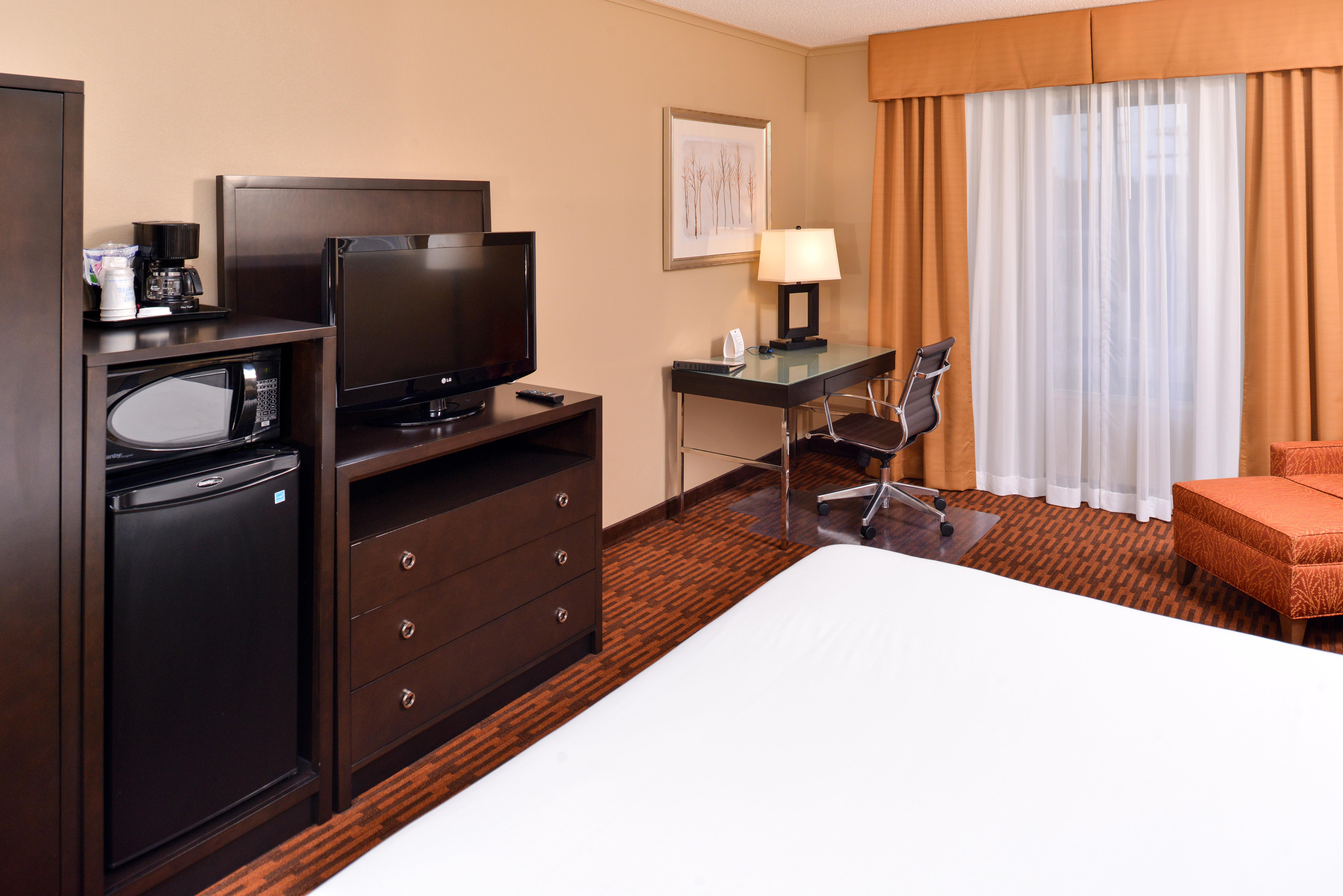 Holiday Inn Express Breezewood By Ihg Bagian luar foto