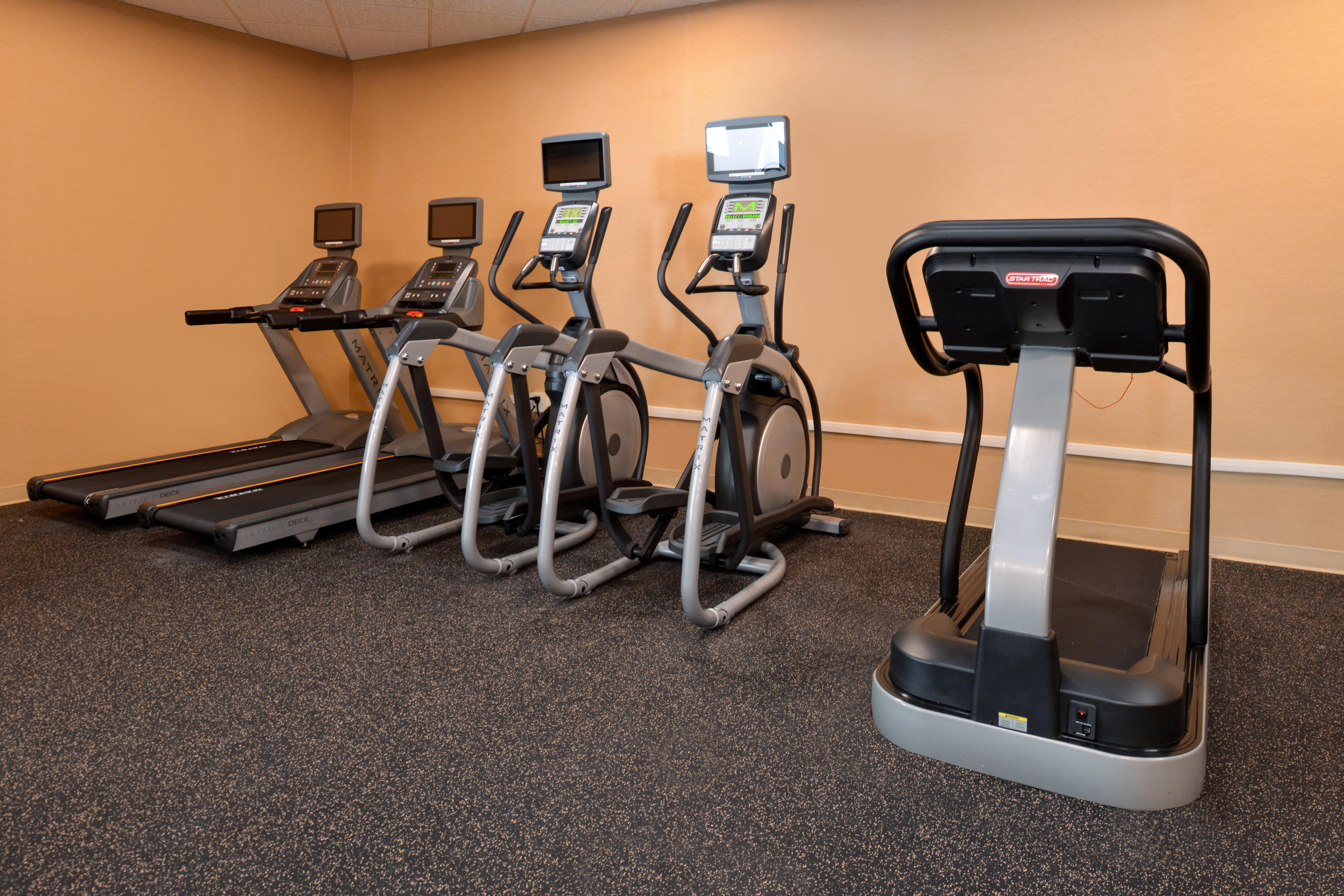 Holiday Inn Express Breezewood By Ihg Bagian luar foto