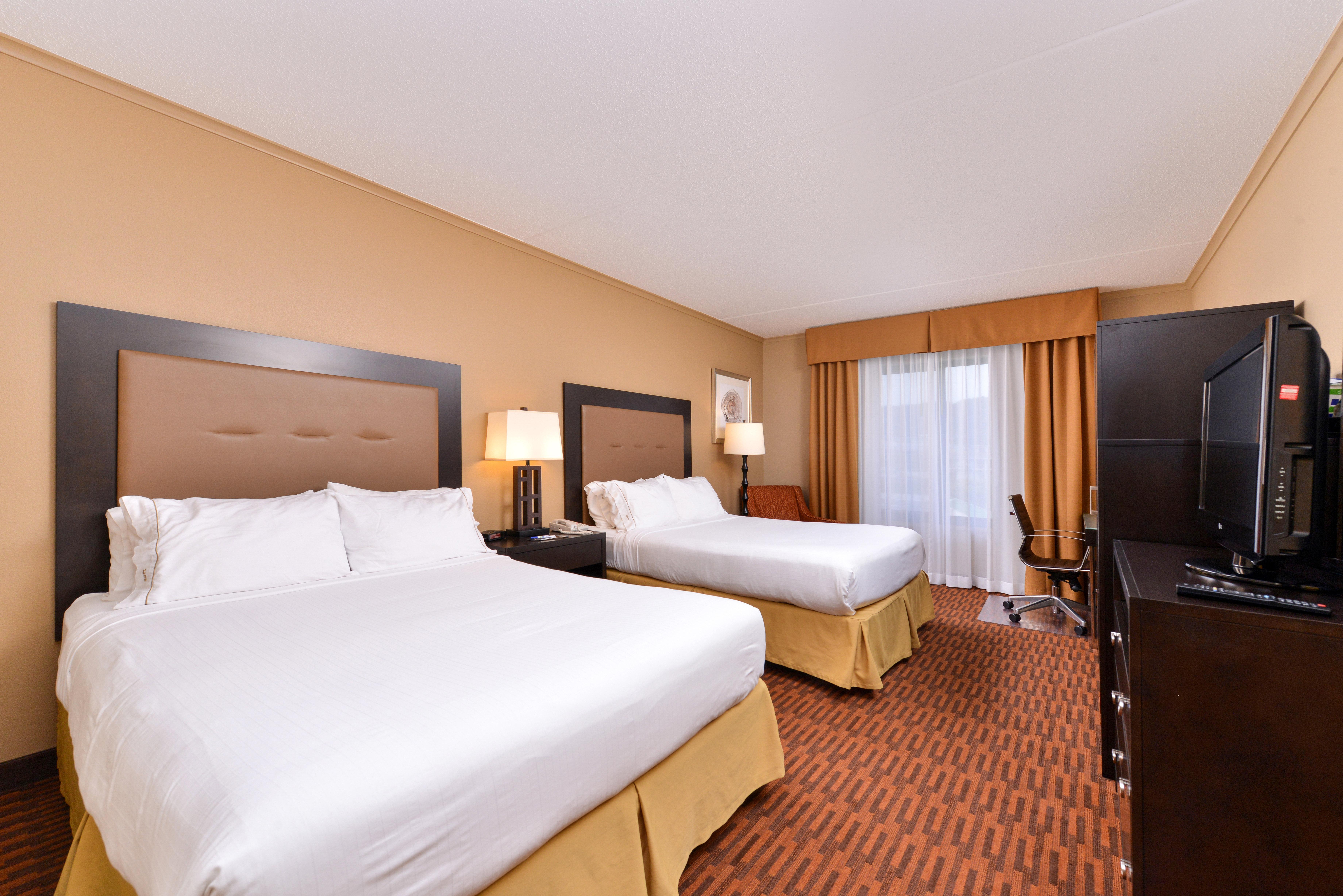 Holiday Inn Express Breezewood By Ihg Bagian luar foto