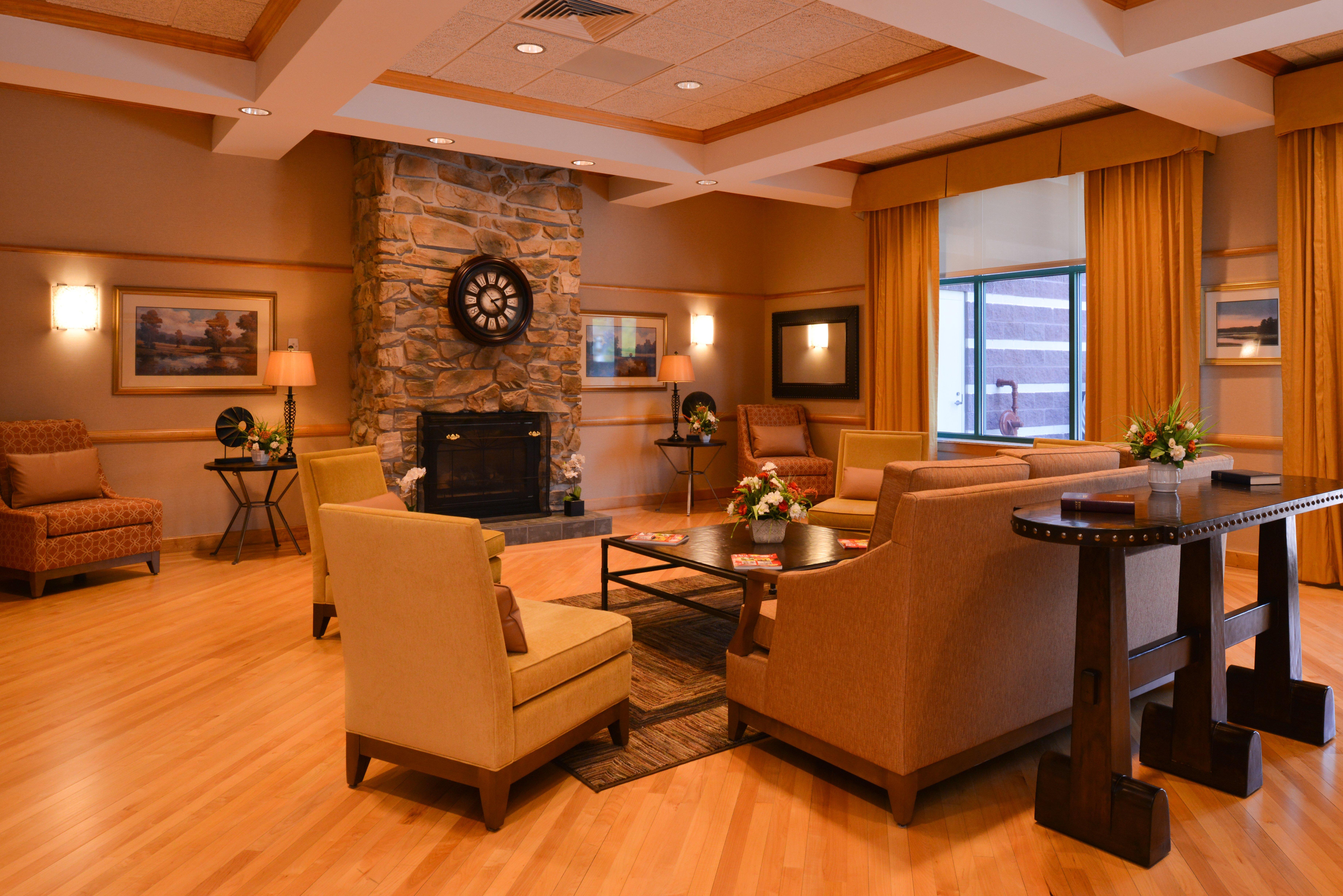 Holiday Inn Express Breezewood By Ihg Bagian luar foto