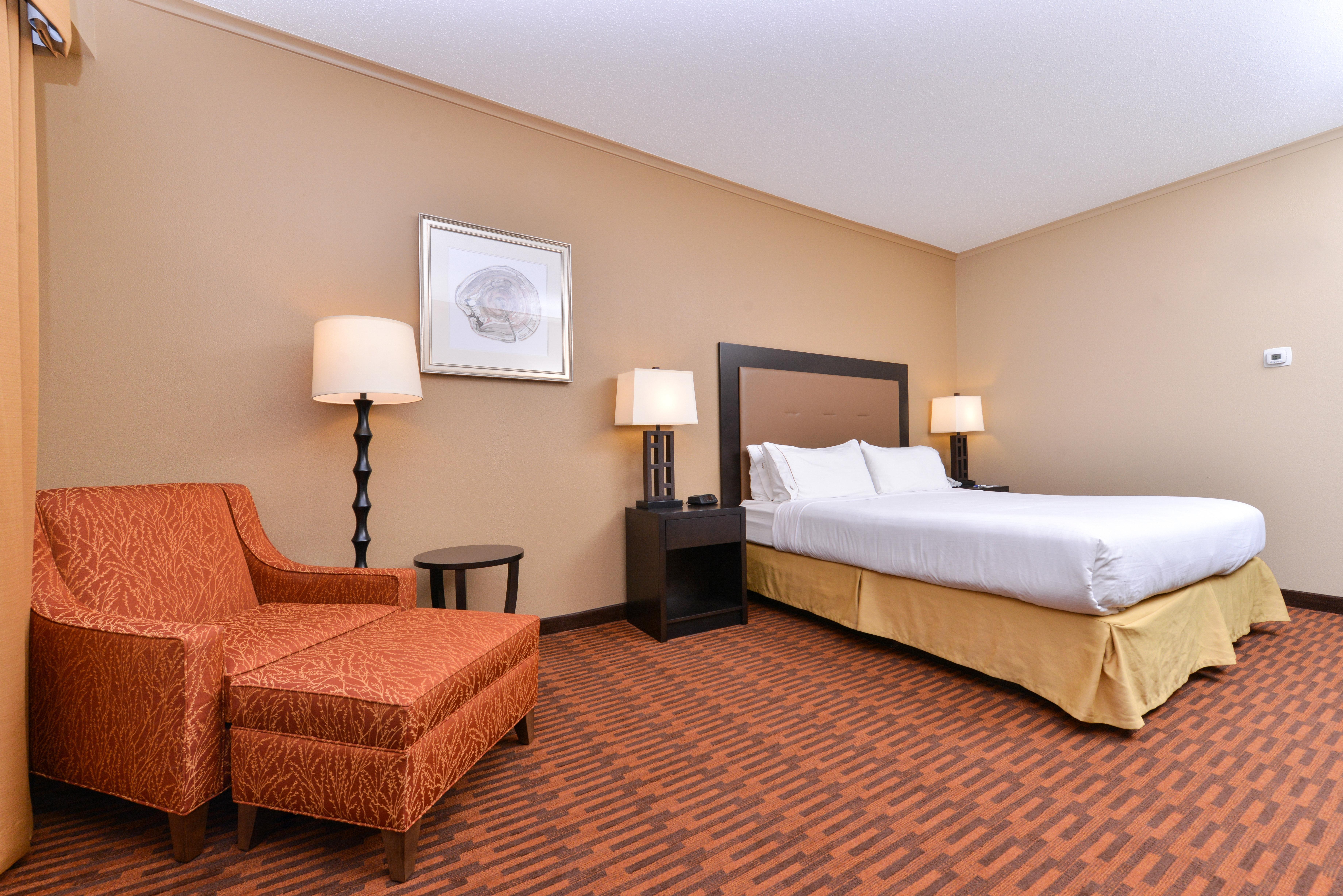 Holiday Inn Express Breezewood By Ihg Bagian luar foto