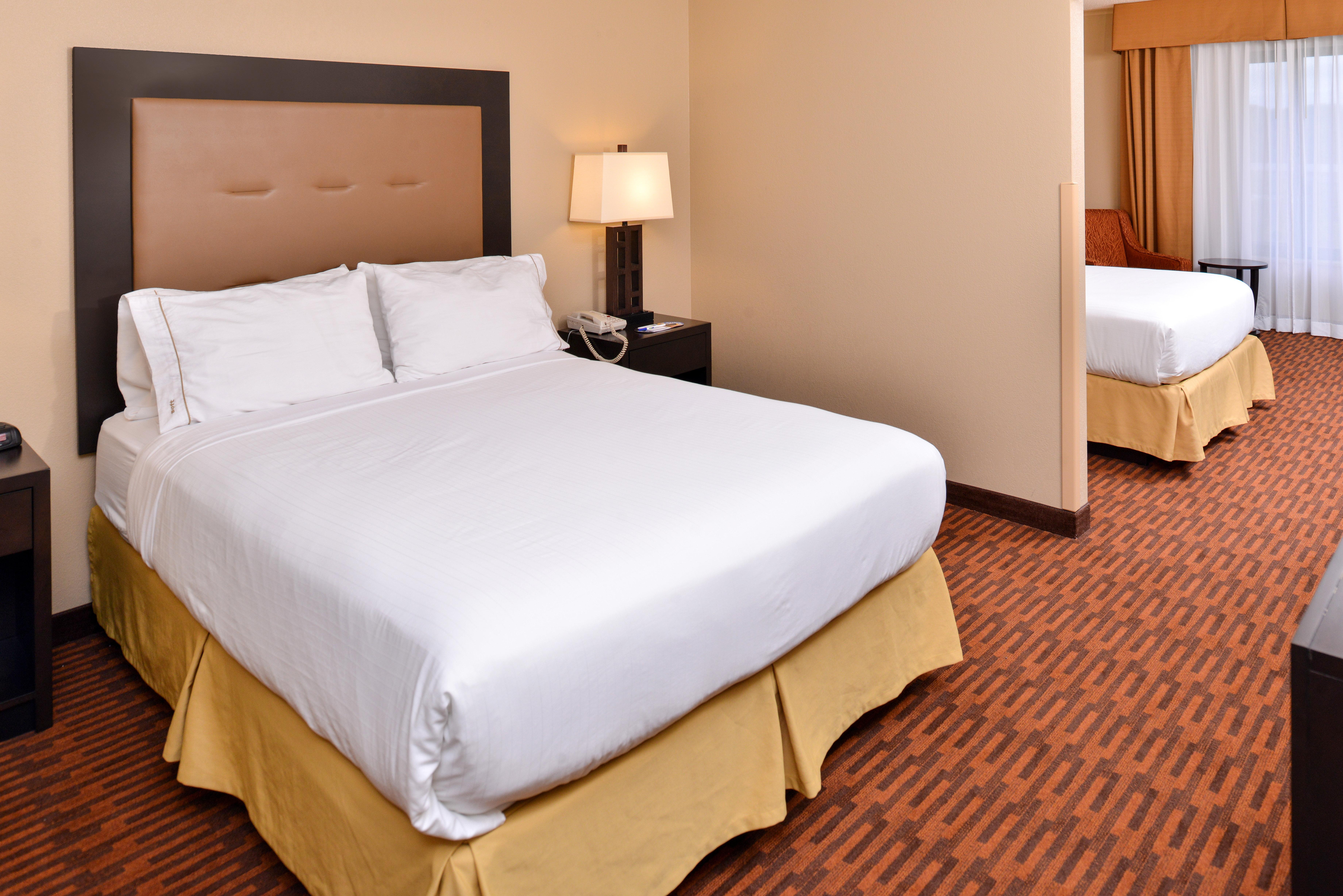 Holiday Inn Express Breezewood By Ihg Bagian luar foto