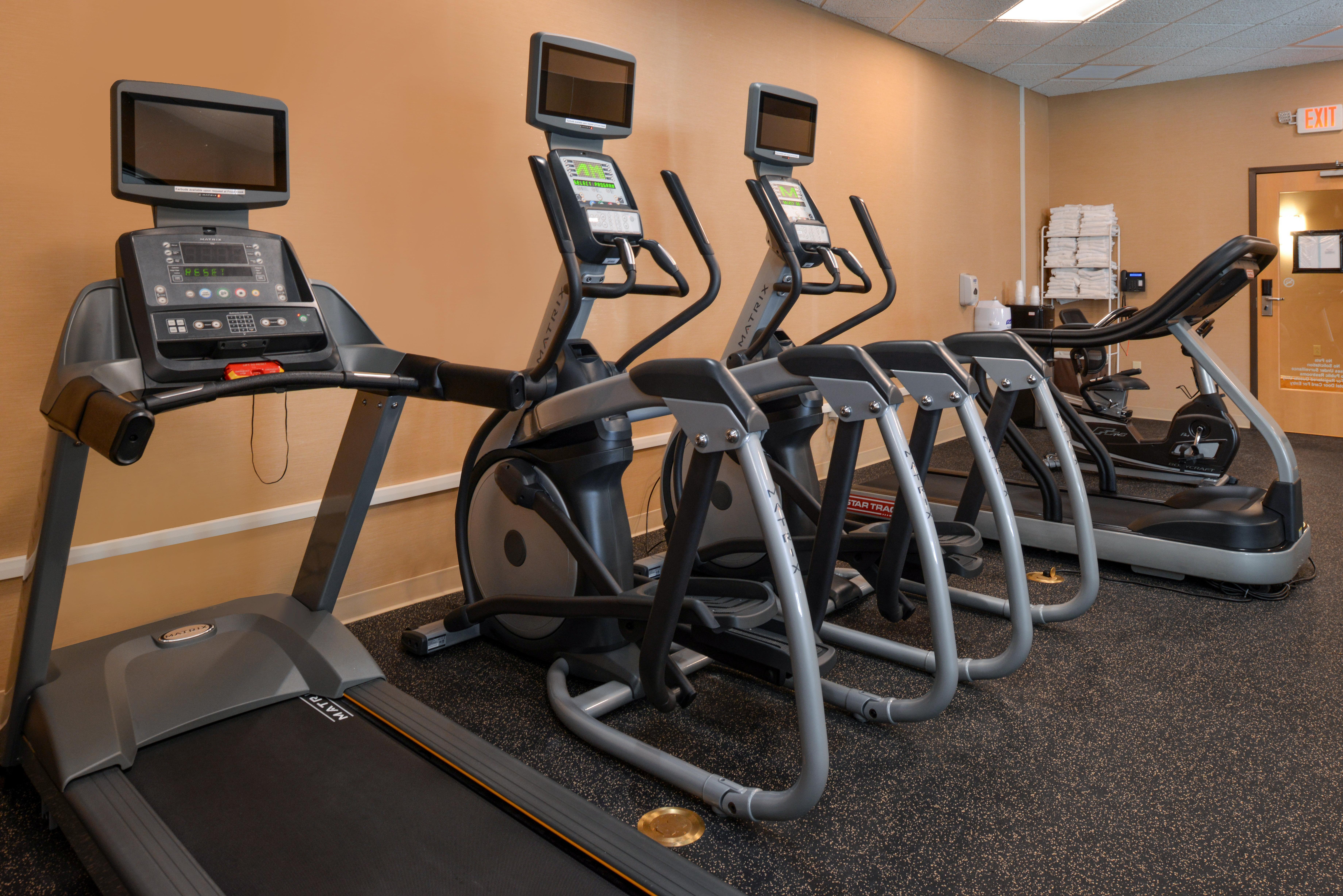 Holiday Inn Express Breezewood By Ihg Bagian luar foto