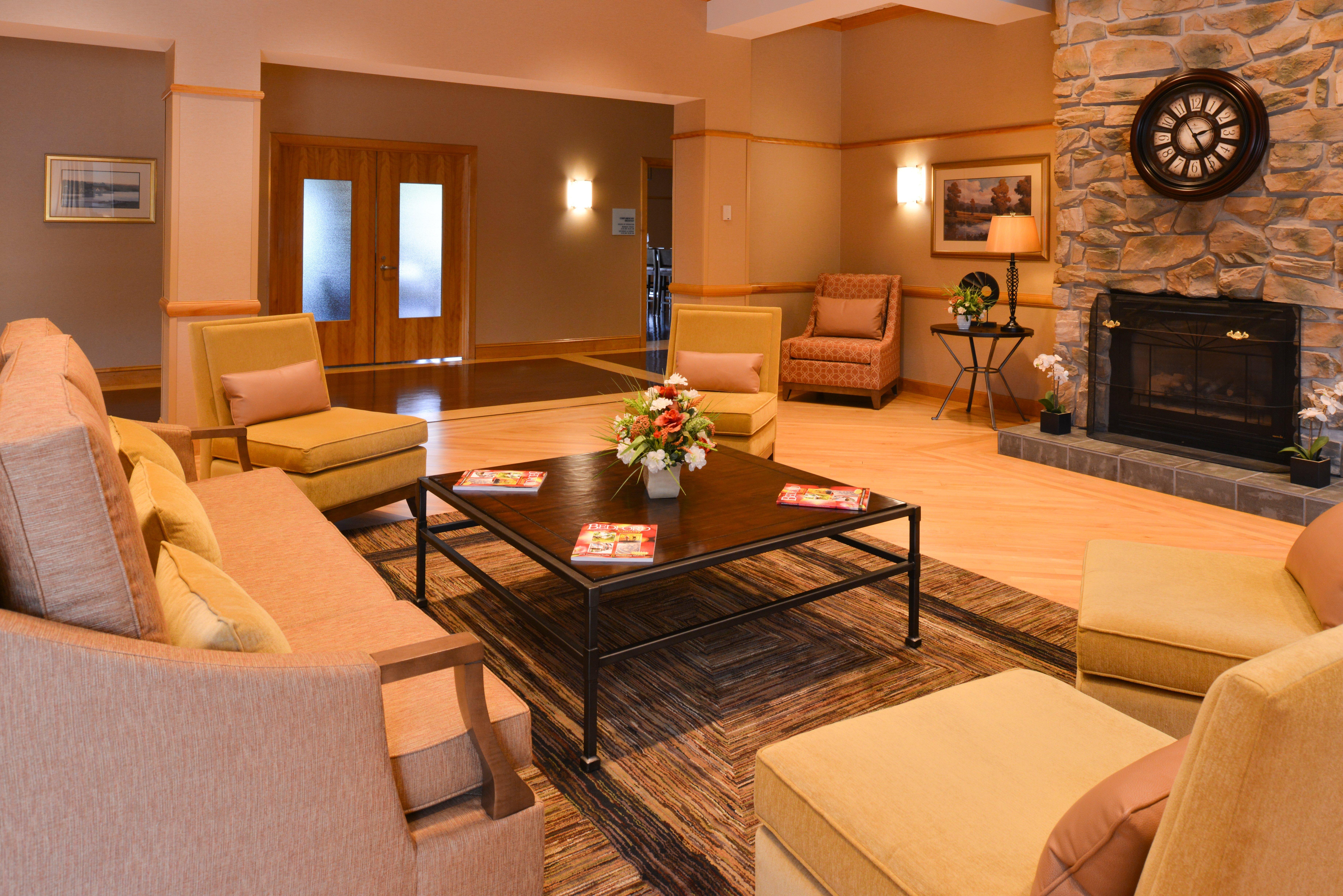 Holiday Inn Express Breezewood By Ihg Bagian luar foto