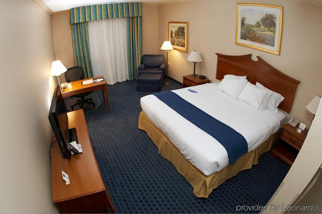 Holiday Inn Express Breezewood By Ihg Bagian luar foto